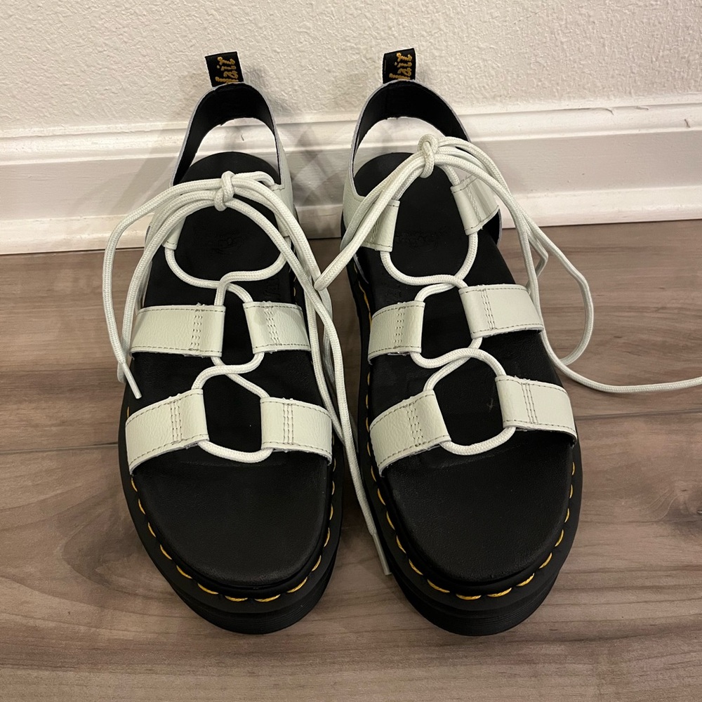 Dr Martens Nartilla White Lace Up Gladiator Platform Sandals US11 Light Weight